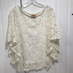 Ruby Rd. Cream lace top with tank under